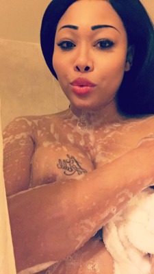 blasianbarbie1981:  Shower time