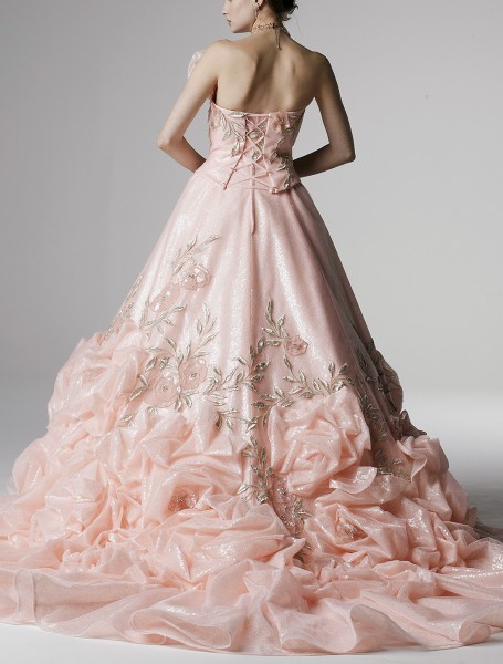 poisoned-apple:  Yumi Katsura haute couture gowns for rental (source: Yumi Katsura)
