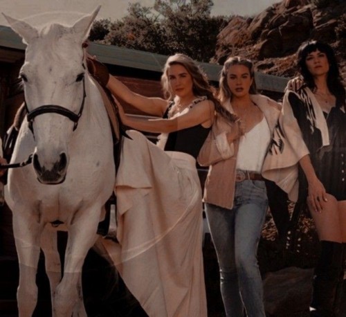 Girlbloggers When Lana Releases Lasso
