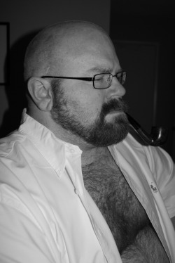 remakingthebear:  If'n I were a professor who showed off his chest a lot, this’d be a good shot.