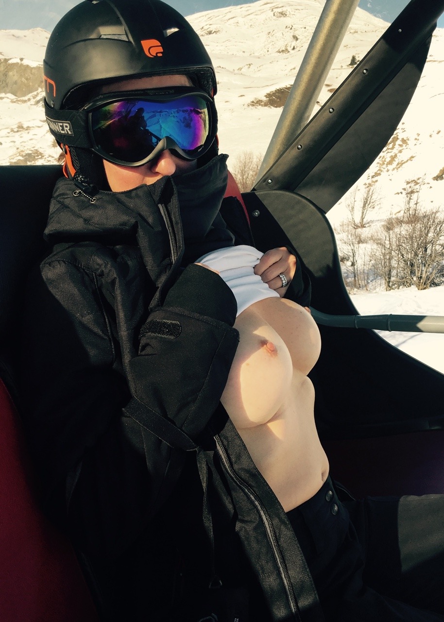 mrbearlove:  Mrs Bear loves skiing… ⛷and going topless! 😋