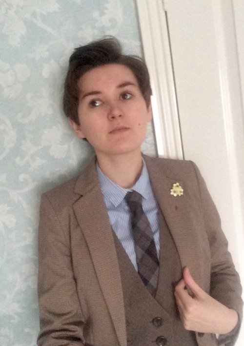 conan-doyles-carnations: Got my new tie