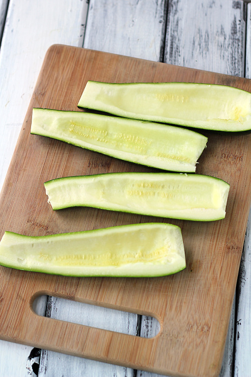 beautifulpicturesofhealthyfood:  Zucchini Pizza Boats…RECIPE 