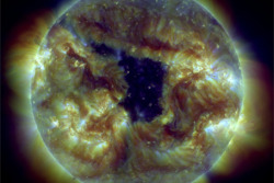 discoverynews:  There’s a Hole in the Sun! During the latter part of last week, a huge void rotated across the face of the sun. But never fear, it isn’t a sign of the “End Times” or some weird sci-fi stellar malnourishment, this particular hole