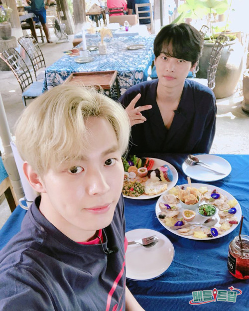 fychakyeon: battlentrip:   보기만해도 #안구정화 #심신안정 빅스 엔&amp;홍빈의 #태국 #빠이 여행기~! .오늘 밤 9시 15분!KBS2 &