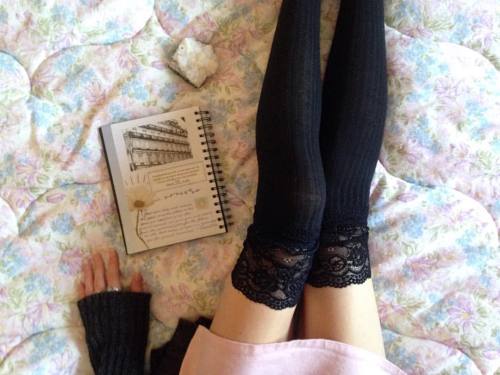 floralwaterwitch: I just really love these socks and blissful days like this