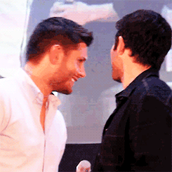 theriddlestory:  THE AMOUNT OF SEXUAL TENSION FROM JENSEN AND MISHA WANTING TO KISS