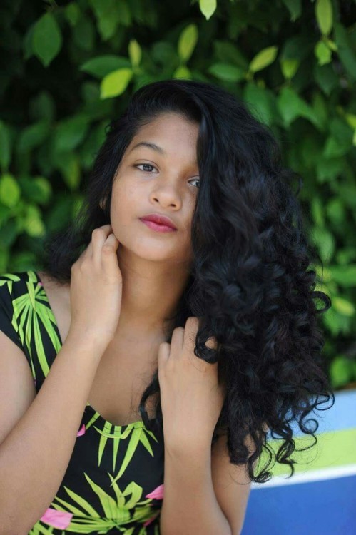 mike5983: Hiriya school girl FB: Nikh Lath