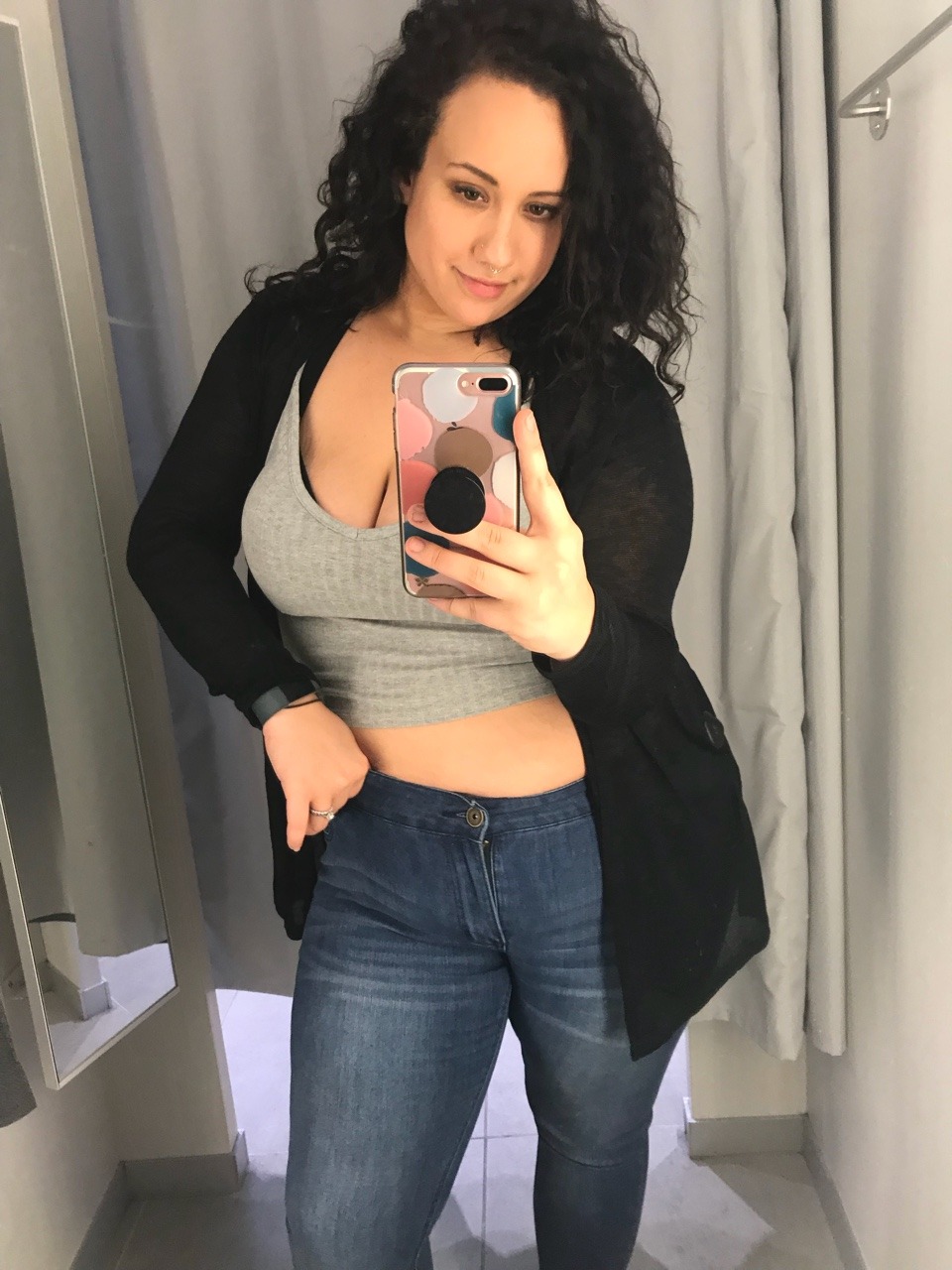 sufferingforsanity:  Damn us fat girls look GOOD in crop tops