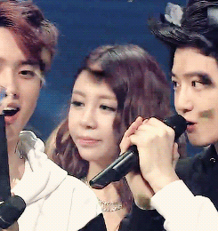 kyungsol-deactivated20210104:  Kyungsoo eating EXO’s 11th trophy during inkigayo    