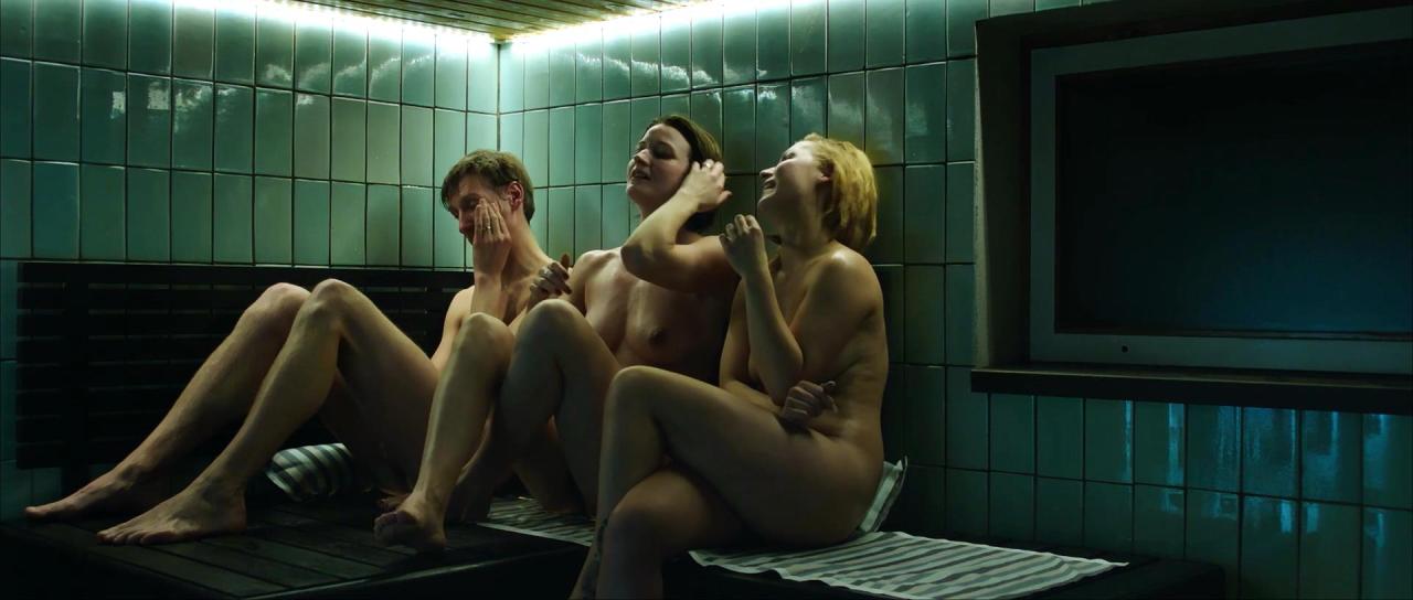 Lenna Kuurmaa in Naked Harbour
