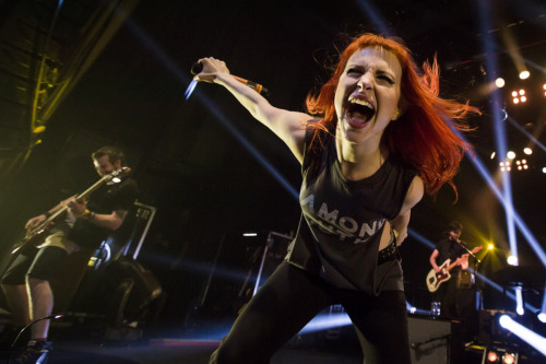 yelyahwilliams:  istillloveparamore:  If Hayley doesn’t use this picture I quit  This reminds me of one of my fav live pics from 2007. Look how pissed I look! 