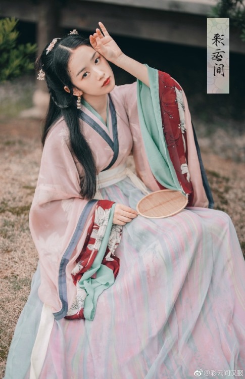 hanfugallery: 彩云间 Traditional Chinese Hanfu - Type: Waist-high and Chest-high Ruqun/襦裙.