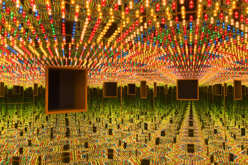 contemporary-art-blog:Yayoi Kusama, Six immersive infinity mirror rooms in the Hirshhorn Museum 