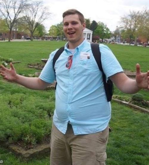 goooorrrrdo:He tells himself he can’t be considered fat if his face still looks the same. Here