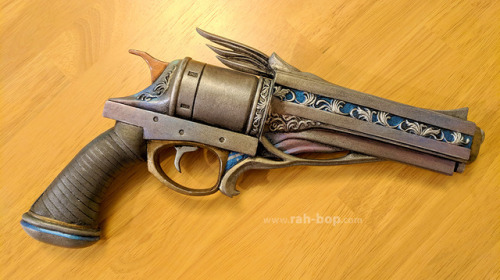 I finished this prop for my Prompto cosplay the other day! It’s the Quicksilver – the gun with