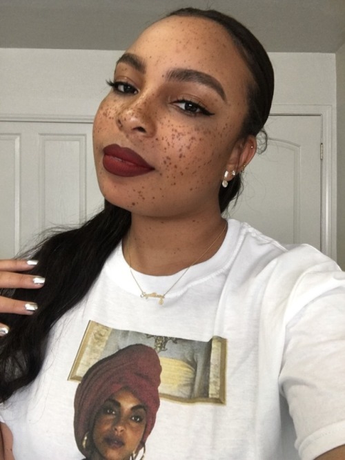 keepthatenergy: i’m only Sade-passing if you squint.