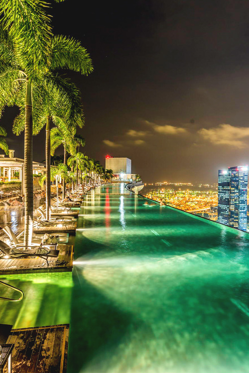 italian-luxury:Infinity Pool, Marina Bay Sands