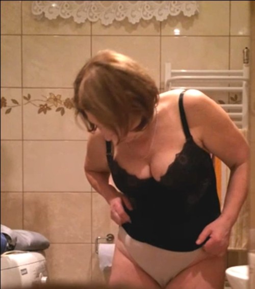 mature-woman-and-wifes-sharing:  amatorskiedymanko:  lickpussy01:  zouthan3:   fallenmustreborn:   Next photos of mature sluty with nice tits. Like, add comment, reblog & enjoy! http://fallenmustreborn.tumblr.com/archive   Beautiful show Baby    Let