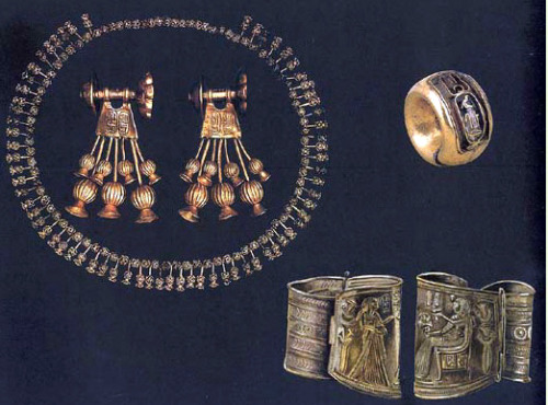 Jewelry recovered from the tomb of Seti I, Seti II and Twosret 