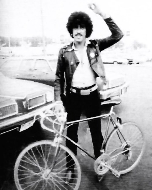 famouspeopleonbicycles: On his 34th anniversary, #ThinLizzy front man, #PhilLynott with a bicycle. •