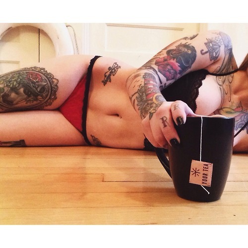 welcome-to-my-twisted-mind:  modifiedfury:  Tattoo blog   ✟alternative/grunge blog✟
