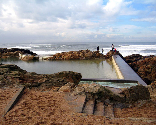 PISCINA DES MARESArchitect : Alvaro Siza Location: Leça da Palmeira, Matoshinhos, Oporto, Portugal P