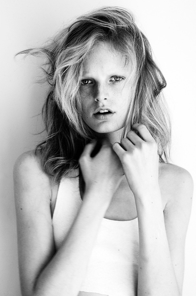 bibop:  fashionfaves:  Hanne Gaby Odiele by Silja Magg  
