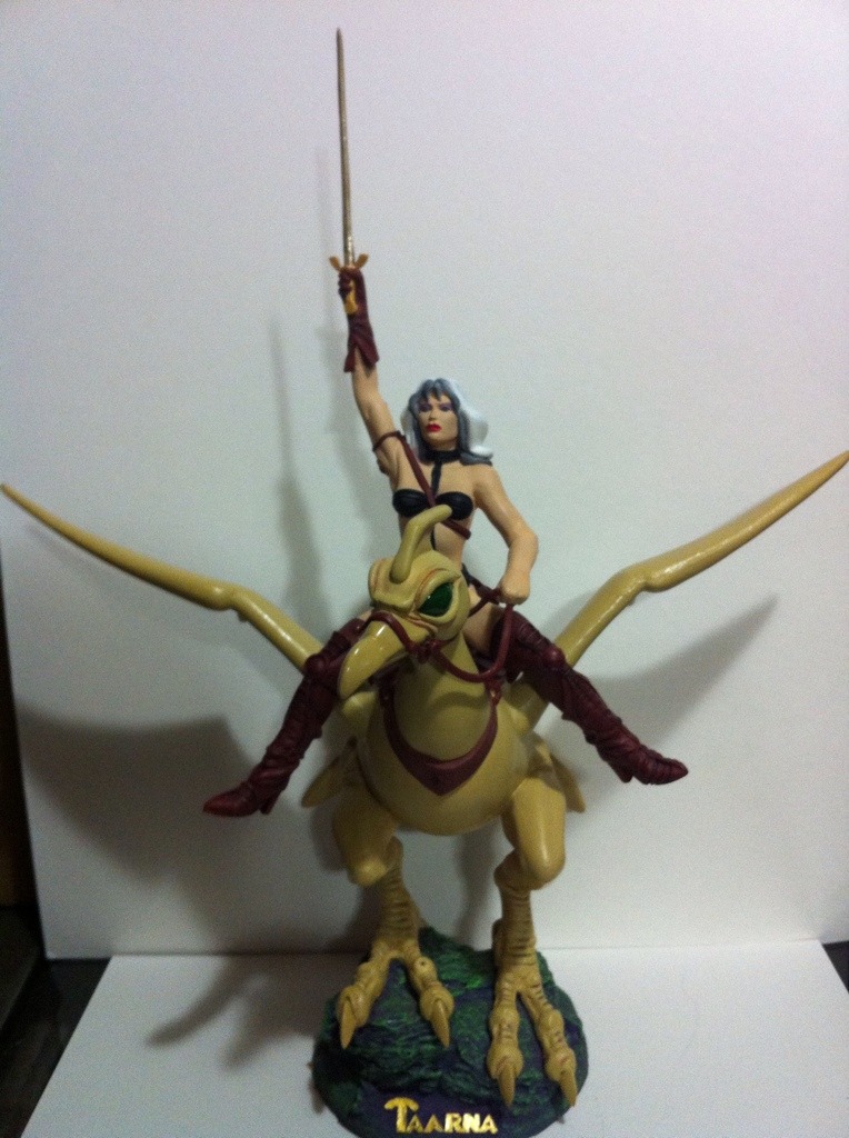 Damn, this is a pretty awesome statuette