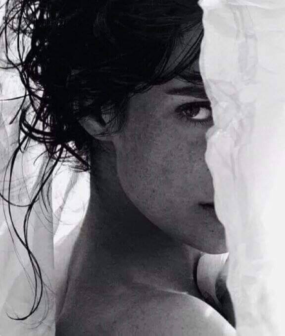 ilsilenteloquaceblog:   “Quello SGUARDO… il SUO sguardo  non necessitava di ulteriori,
