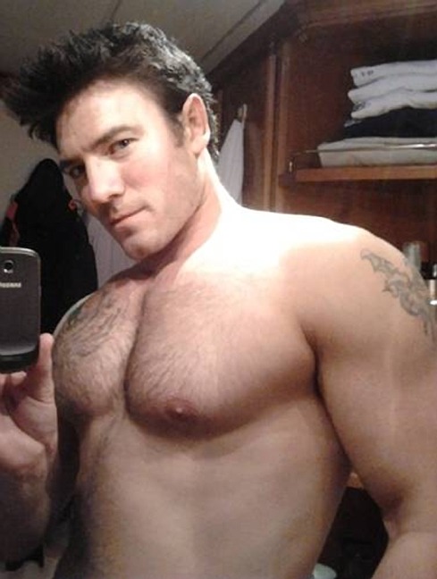 bannock-hou:  TimJRick showing off. he has videos on xtube here; TimJRick 