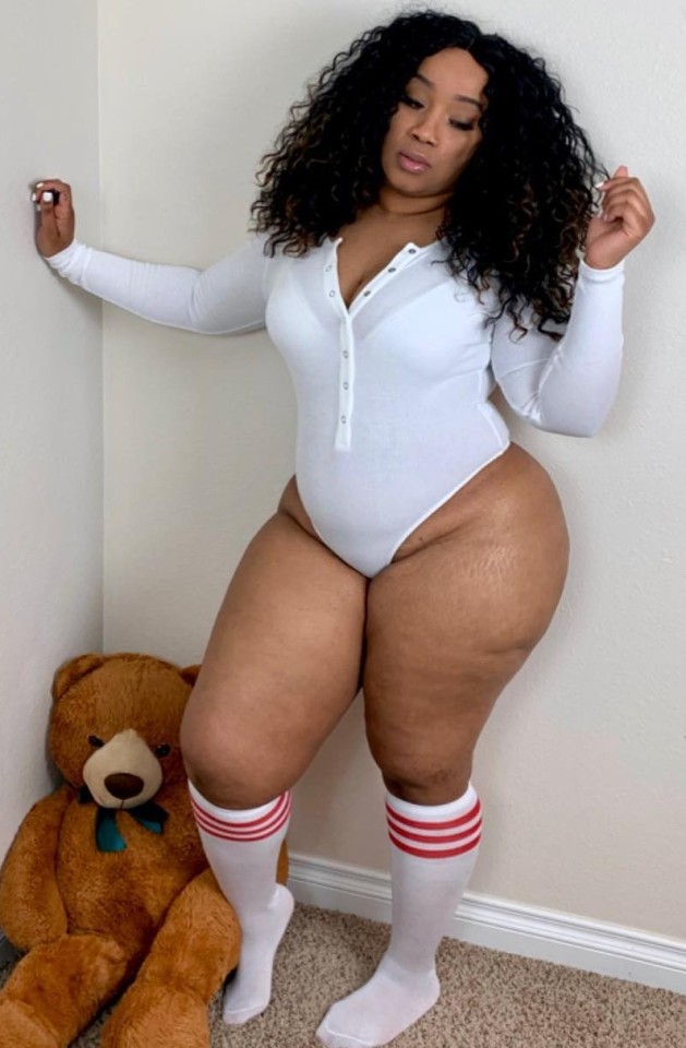 fletchertrowan:queens-goddesses-vixxxens-deact:THICK