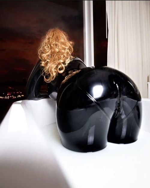 shinybeauties:@eternityx.official    #latex porn pictures