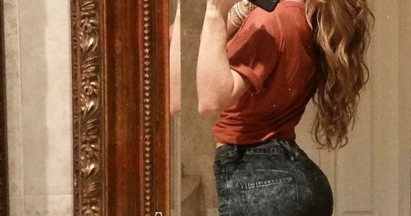 Just Pinned to Belfies in jeans: girls in tight jeans 15 These jeans never stood