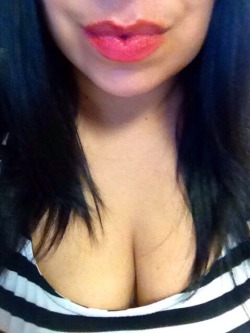 thefunkybuxom:  realcurveslatina2012:  💋 Lip spam 💋  OH MY GOD HER LIPS!!