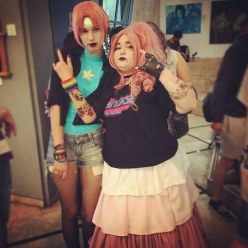 Punk rock Rose Quartz and Pearl cosplay 