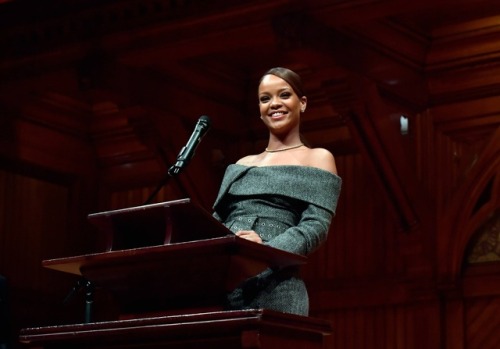 Rihanna on stage at Harvard University to accept the 2017 Harvard Humanitarian of The Year Award. (F