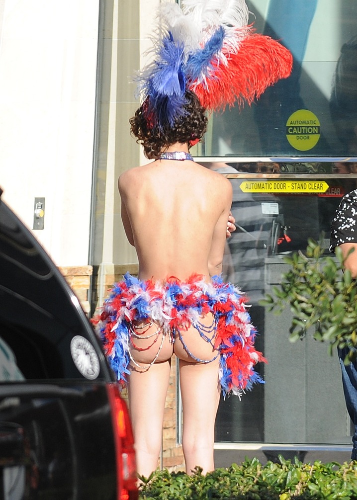 Pretty nice ass on this young lady.