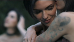 que-e-relle:The Veronicas’ new music video,