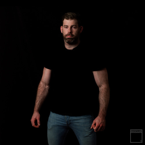 ilovebearsposts:                                 http://www.mascularstudio.com/http://ilovebearsposts.tumblr.com/archive