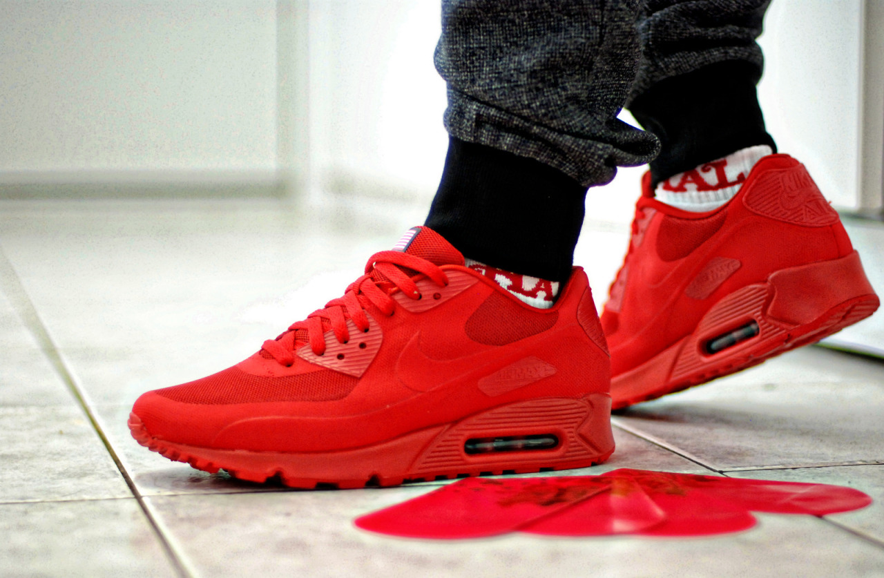 red air max 90 on feet
