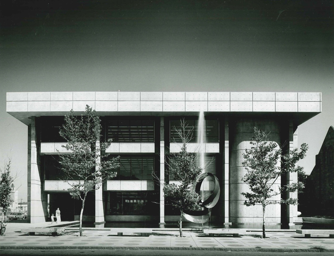 icbm-10019:  Lawrence, Massachusetts Public Library. Henneberg Architects, 1973 
