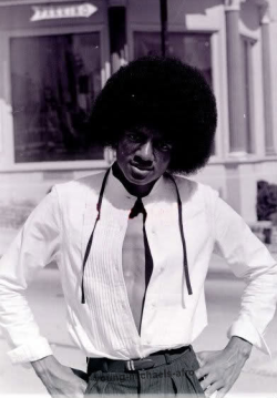 young-michaels-afro:  Michael Jackson in