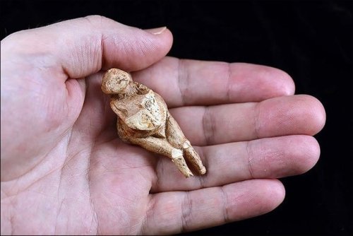 theolduvaigorge: “Tiny 23,000-year-old mammoth ivory figurine discovered in the Bryansk region of Ru