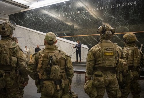 Federal Agents continue to bravely hold the line in malcontent city of Portland, Oregon.