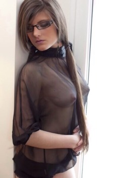 babes-with-glasses:  Deep contemplation http://ift.tt/1M8TOu1