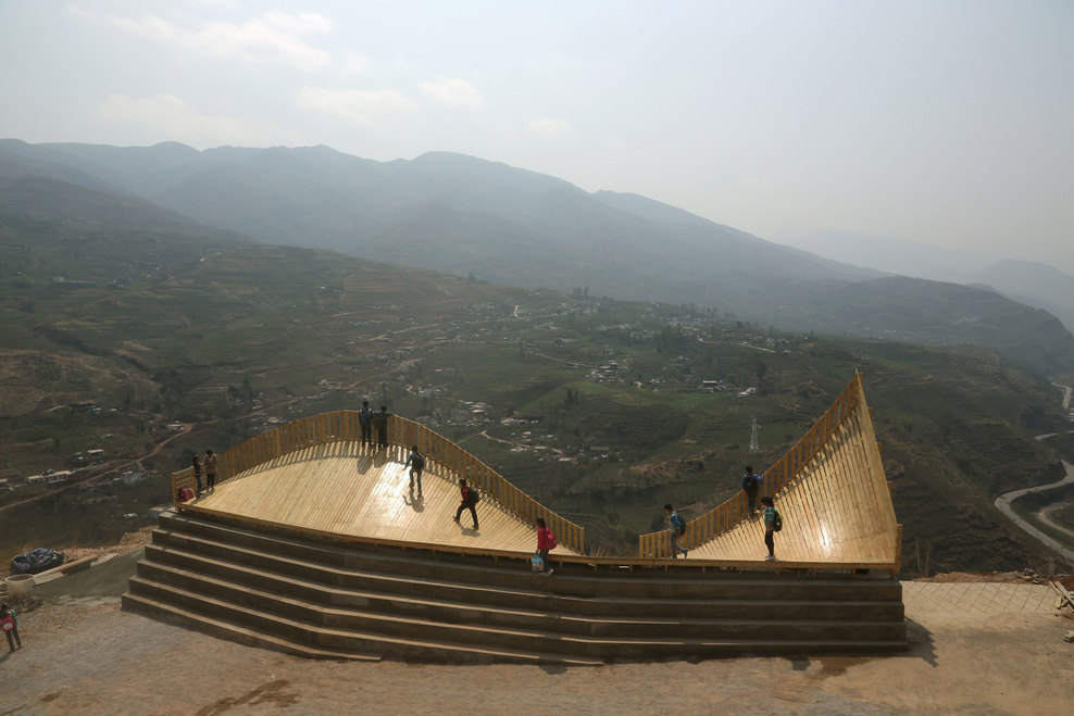 The Warp - John Lin + Olivier Ottevaere - a rest area and roadside market built