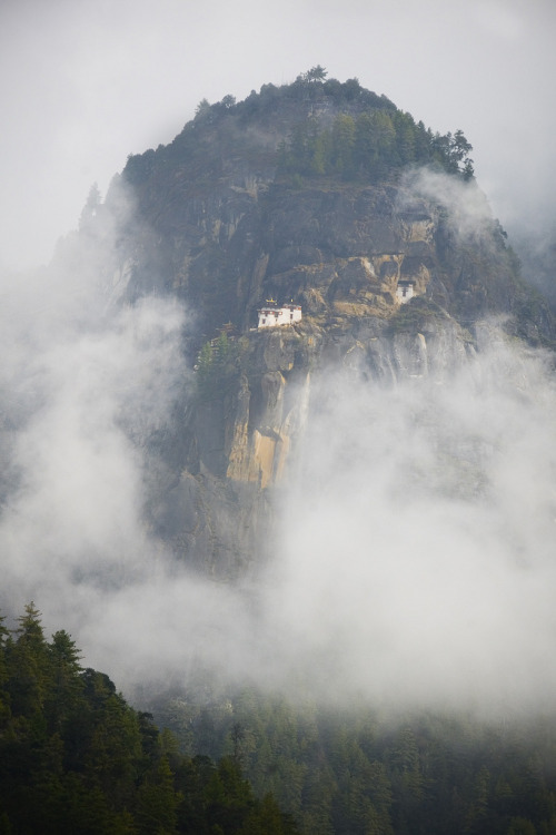 disminucion: Tiger’s Nest Monastery | terriSpath