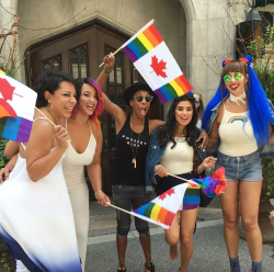 missdontcare-x:   The cast of OITNB at Toronto Pride 