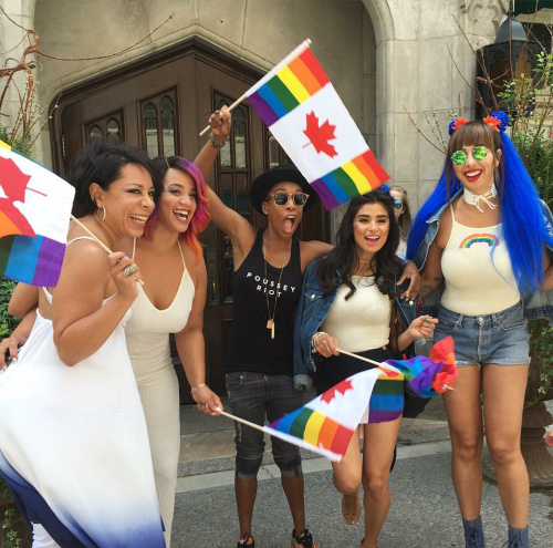 scumbabyslime:missdontcare-x:The cast of OITNB at Toronto Pridefuck me up